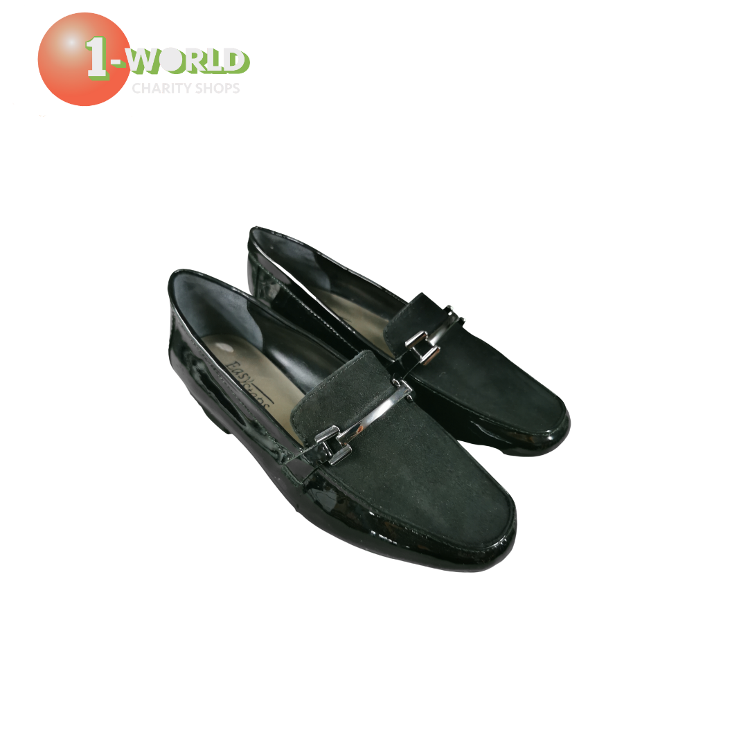Easy Steps Verona Flats/Buckle Feature - 7C Patent Black