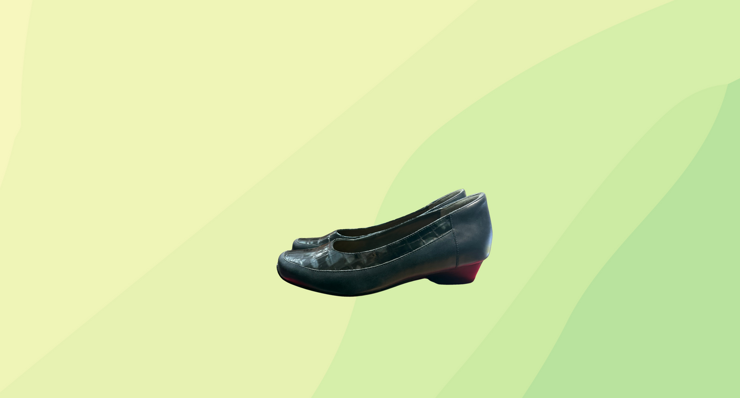 Ziera Cullenz XW Leather Heel RRP $230 - Size 41 - Navy