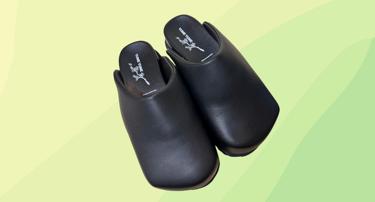 Yume Yume Truck Slides - Size 36 - Black