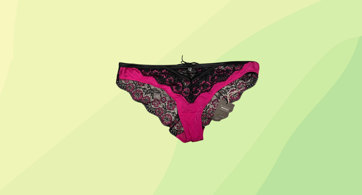 Vamp Lacie Dentele 2 PCE Bra & Pants & Charm Me Suspender -10C/10 - Pink/Black