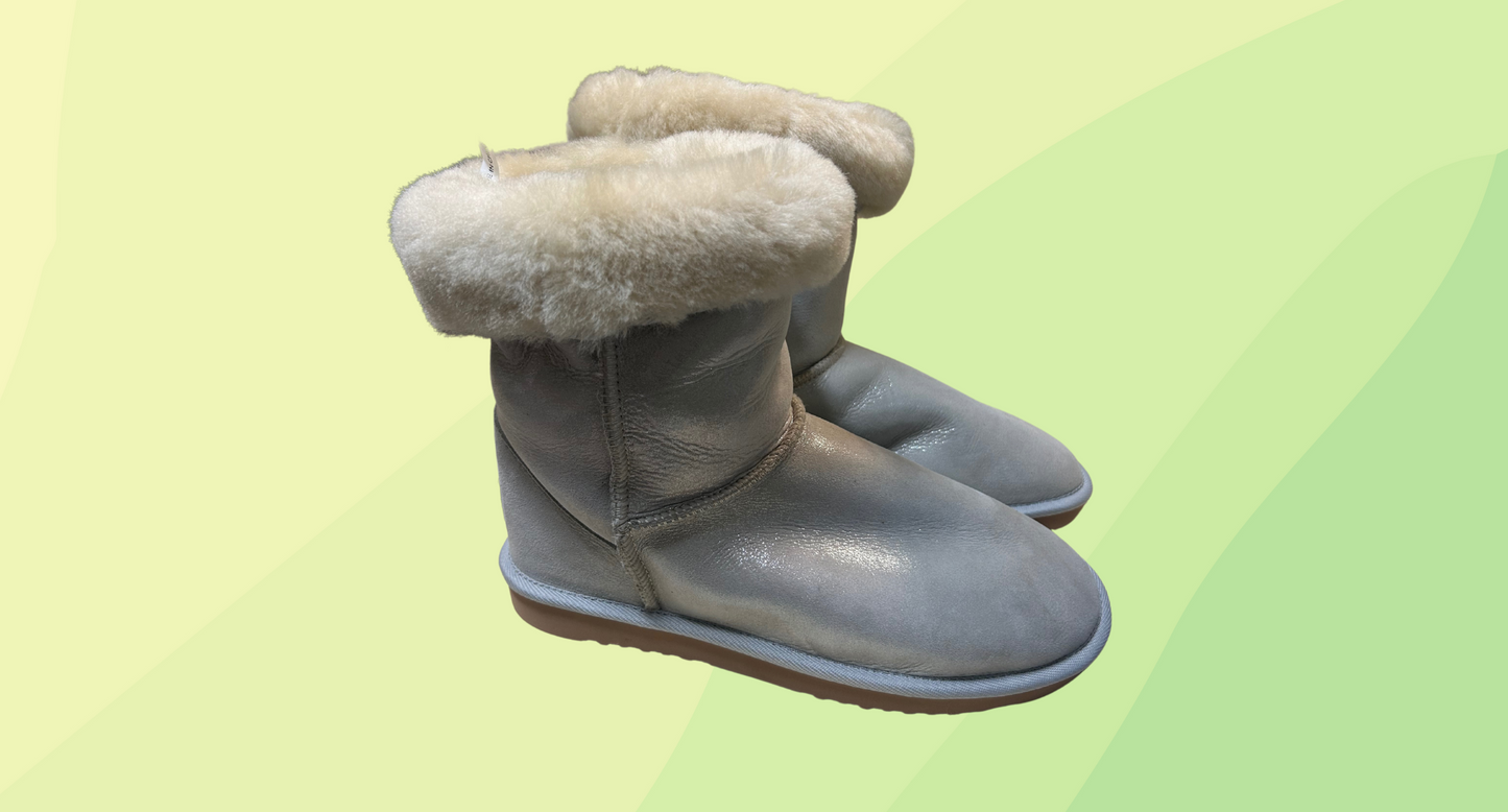 Koalabi Sheepskin Ugg Boot - Silver - Size 10