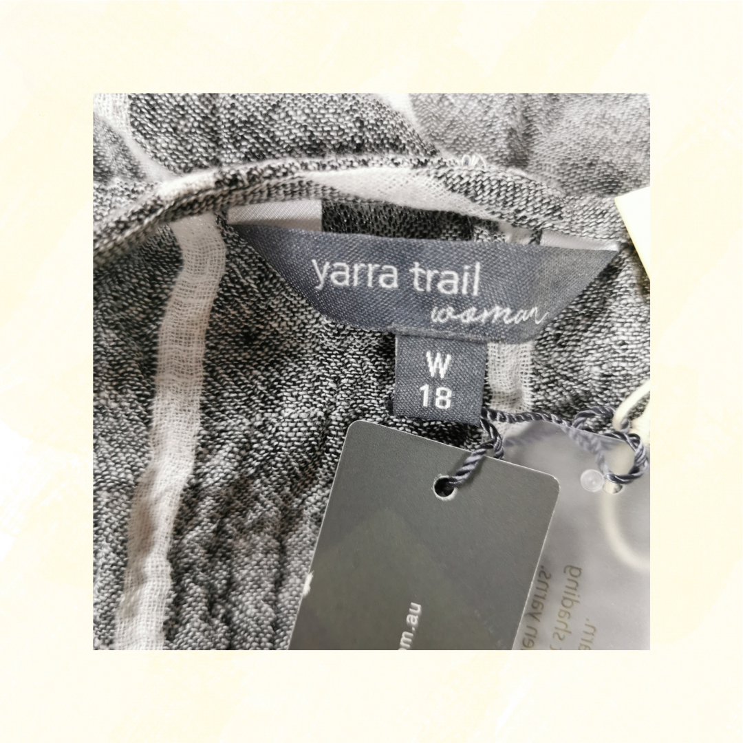 Yarra Trail Dress - Size 18 - Gray/White