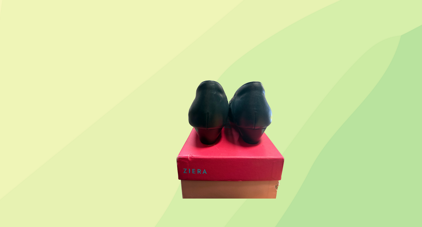 Ziera Cullenz XW Leather Heel RRP $230 - Size 41 - Navy