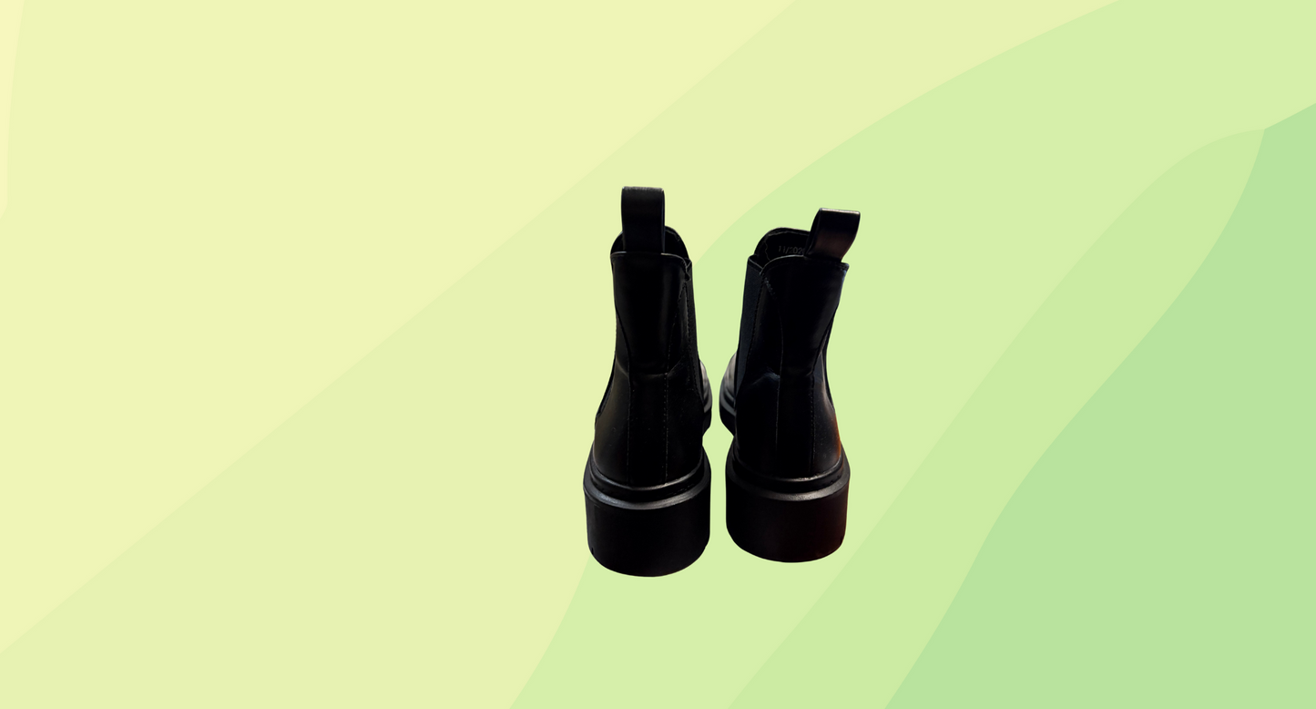 Schuh Camille Leather Chelsea Boots - Size 36 - Black