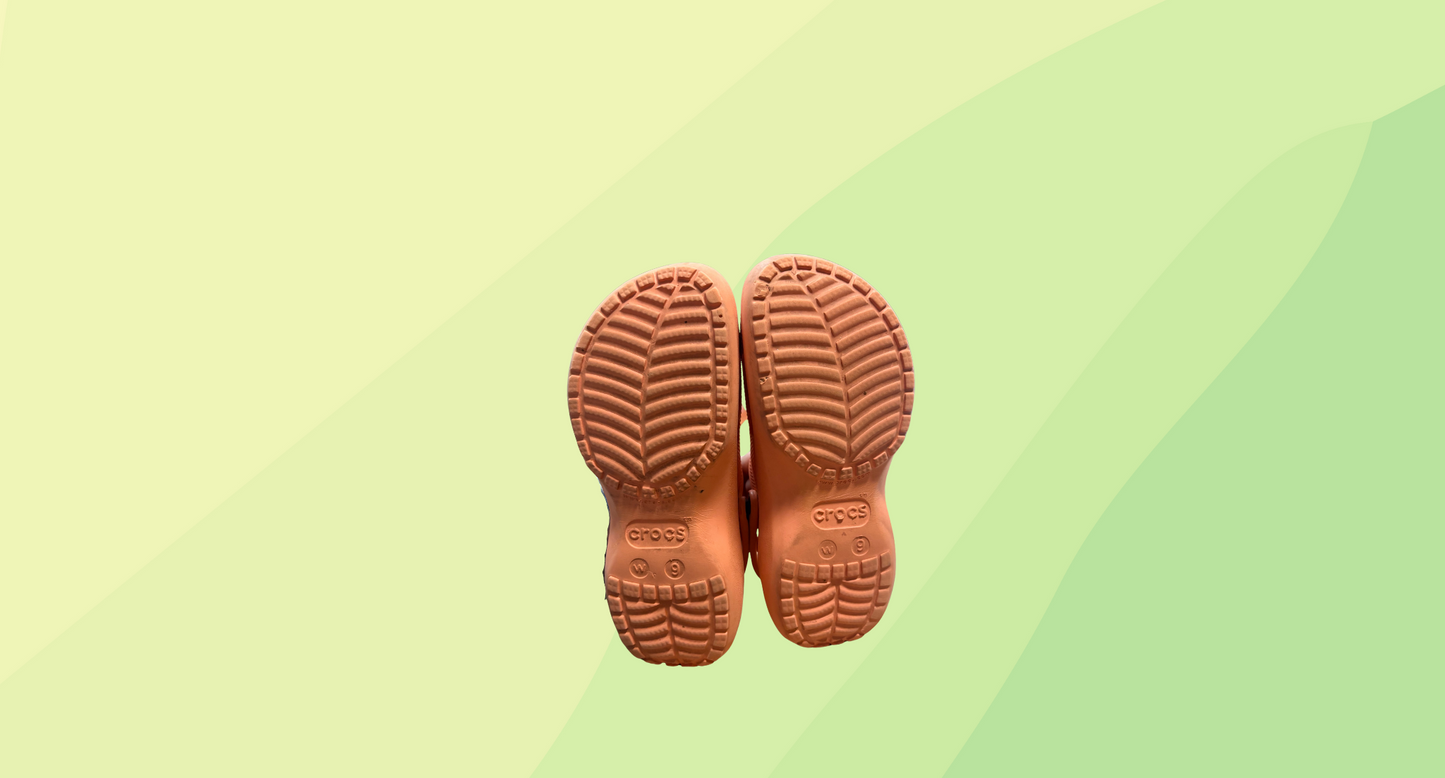 Crocs Womens Classic Clog - Size 9 - Peach