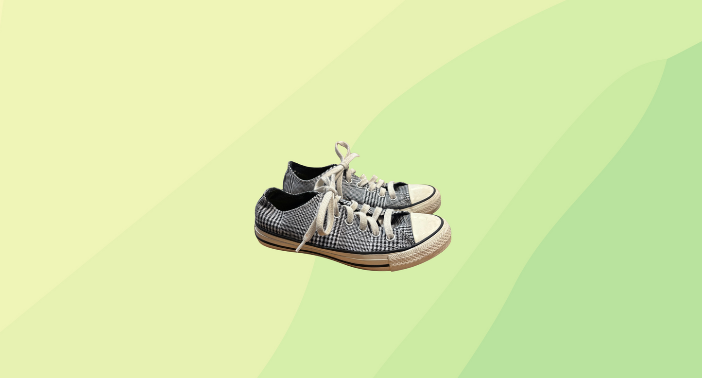 Converse Chuck Taylor All Star Low Tops - US 7 - Black/White