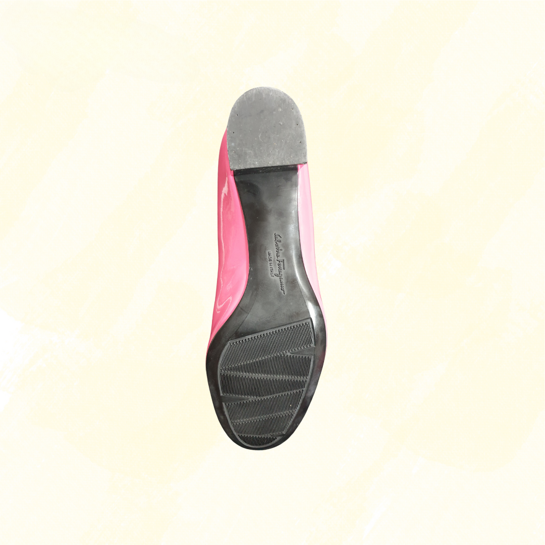 Salvatore Ferragamo Pink Patent Leather Bow Cap Pump - Pink/Black 7.5