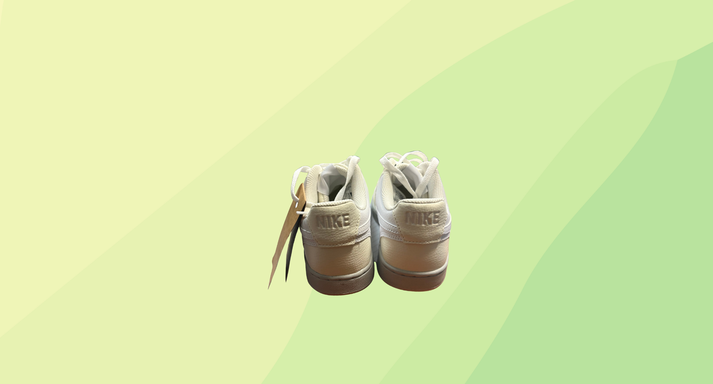 Nike Sneakers - US 8 - White