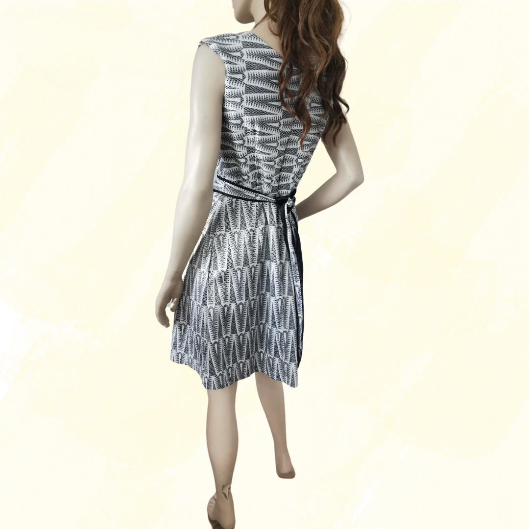 Sacha Drake Dress - Mid Length - Size 12 - Cream/Gray