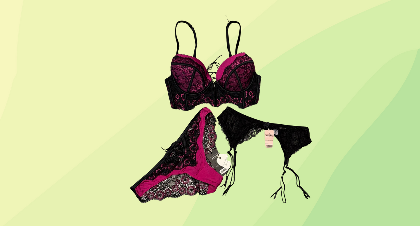 Vamp Lacie Dentele 2 PCE Bra & Pants & Charm Me Suspender -10C/10 - Pink/Black