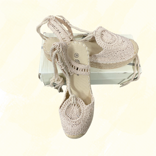 Betsy Italian Macrame Shoes RRP $79.95 - Cream	- 39