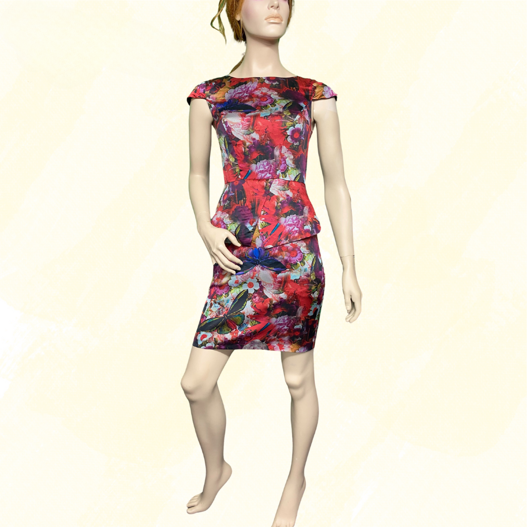 Nicola Finetti	Short Fitted feature at wasit - Multi Floral 6