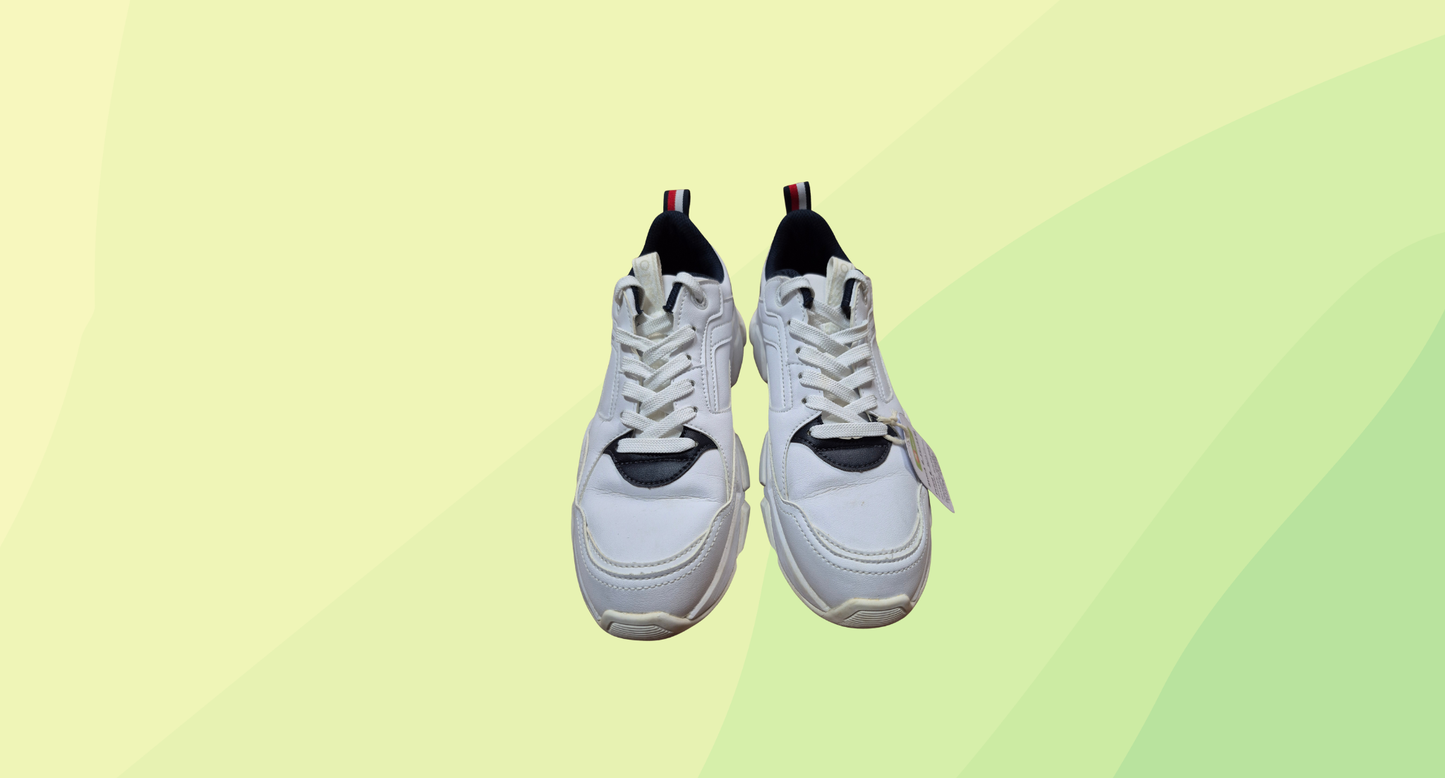 Tommy Hilfiger Chunky RWB Detail Sneaker - Size 9 - White