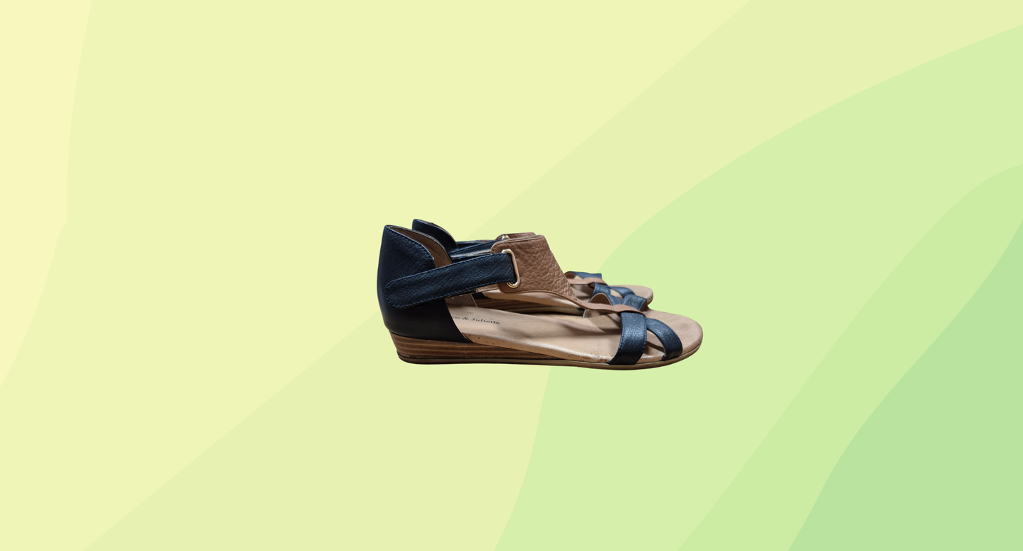 Django & Juliette Jinnit Leather Sandals - Size 39 - Black/Tan