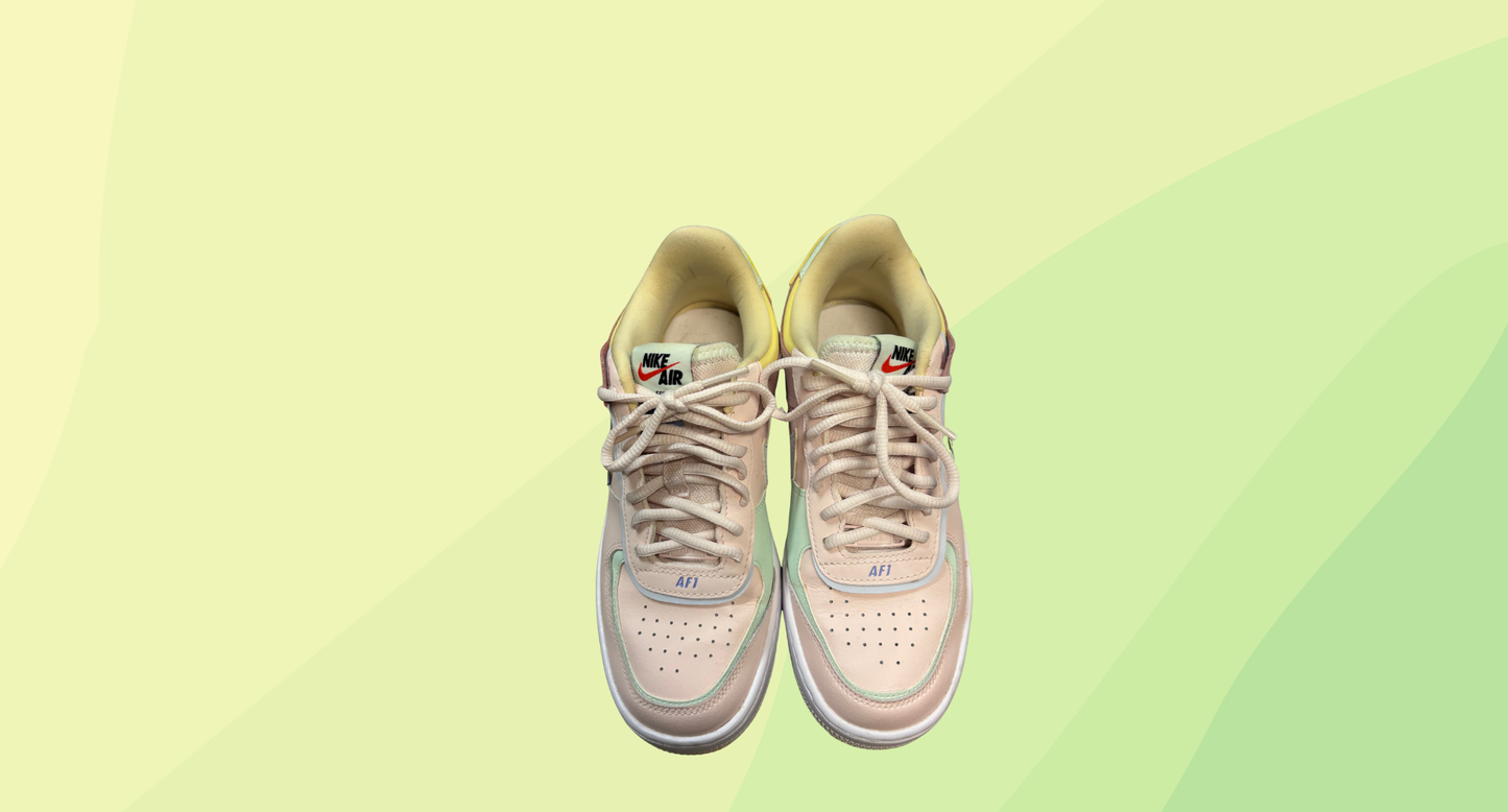 Nike Shadow Sneaker - US 7 - Soft Pink