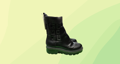 Guess Vardy Chelsea Boots - Size 8 - Black