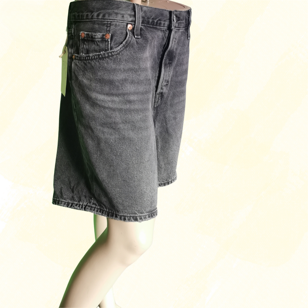 Levis 501 High Rise Shorts RRP $119.95 - Size 16 - Denim