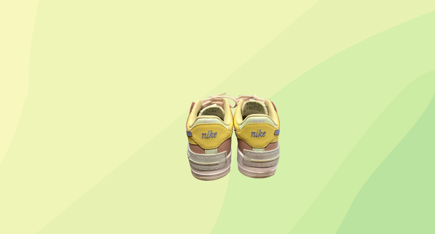 Nike Shadow Sneaker - US 7 - Soft Pink