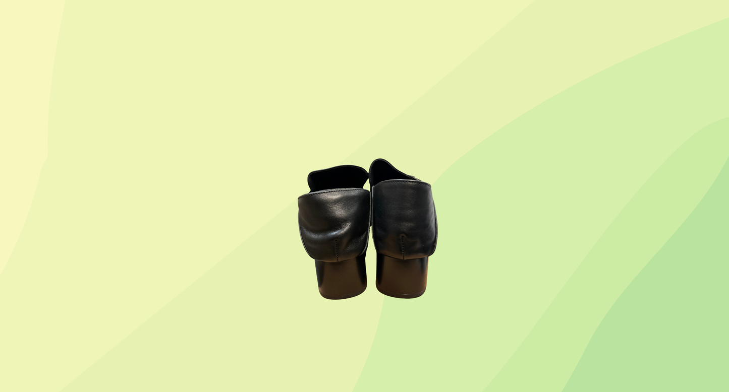 Ugg Australia Low Block Leather Heels RRP $94 - Size 39 - Black