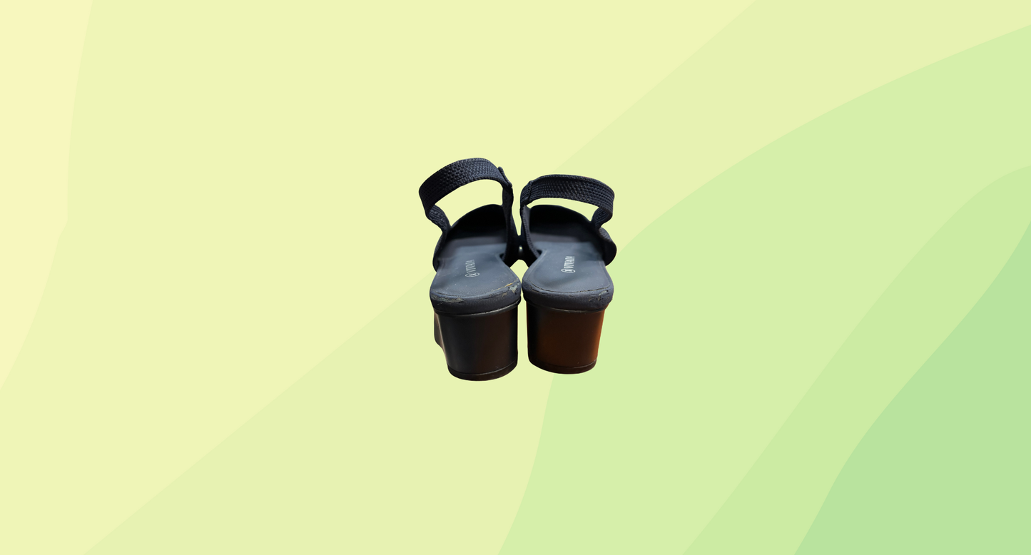 Vivaia Pointed-Toe Slingback Sandals RRP $268 - Size 39 - Navy