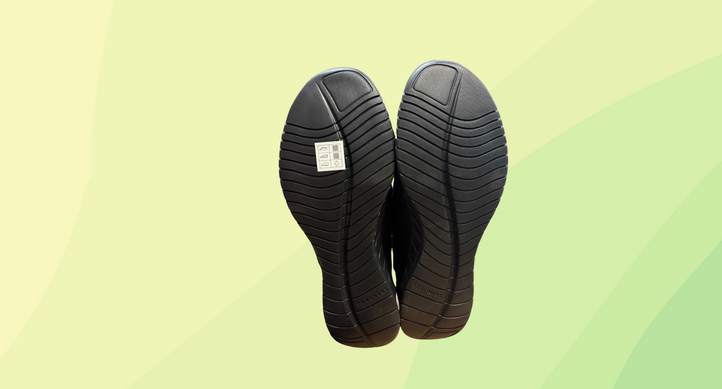 Skechers Classic Fit Slip On-Memory Foam - US11 - Black
