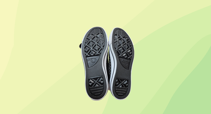 Converse Chuck Taylor High Tops - Size M7 - Black